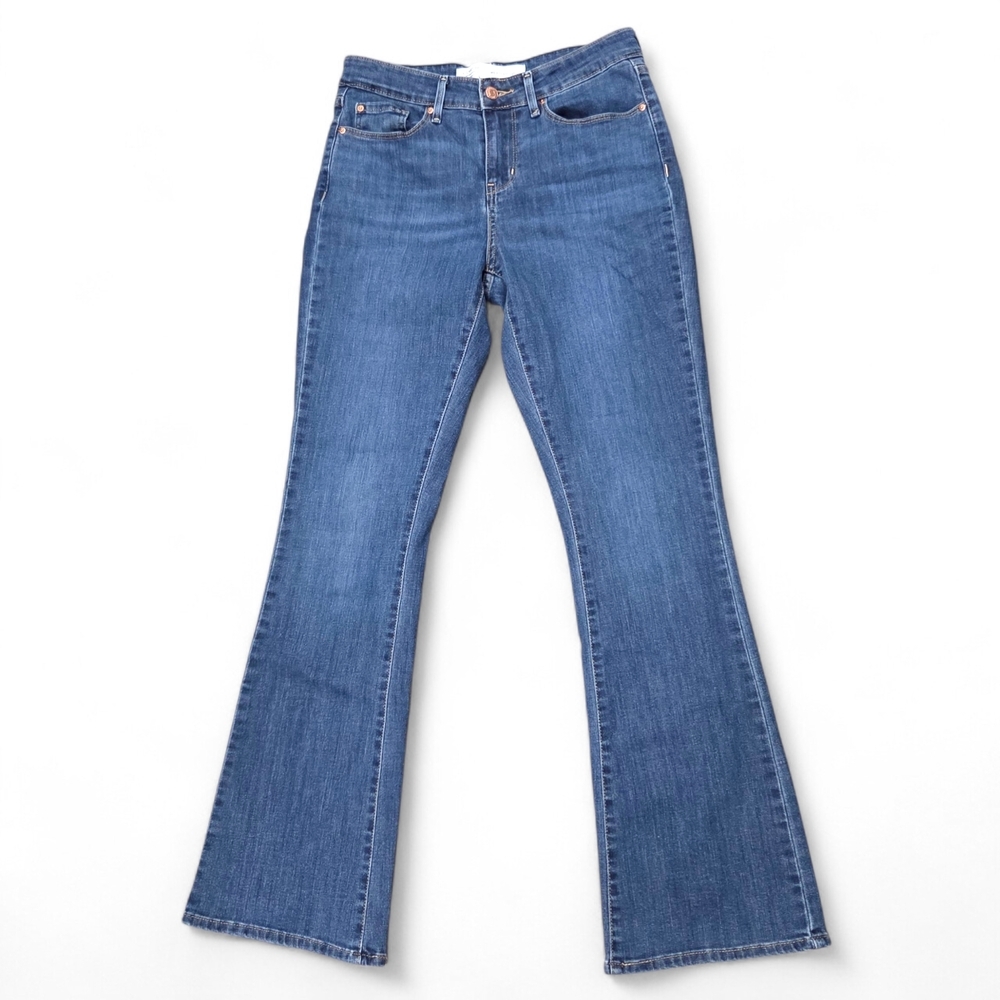 Signature by Levi Strauss Classic Blue Mid Rise Bootcut Jeans 6M / 28W/32L EUC